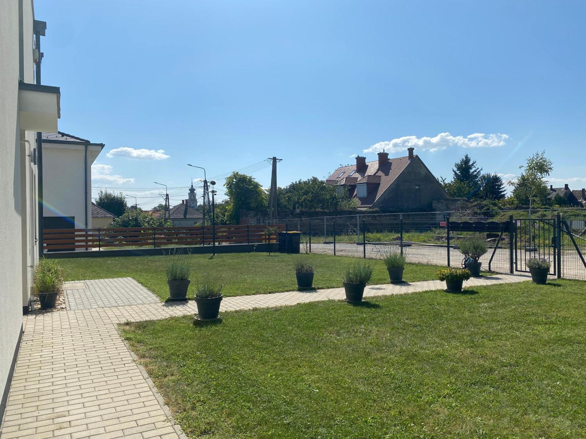 Nest2 Apartments Keszthely Buitenkant foto