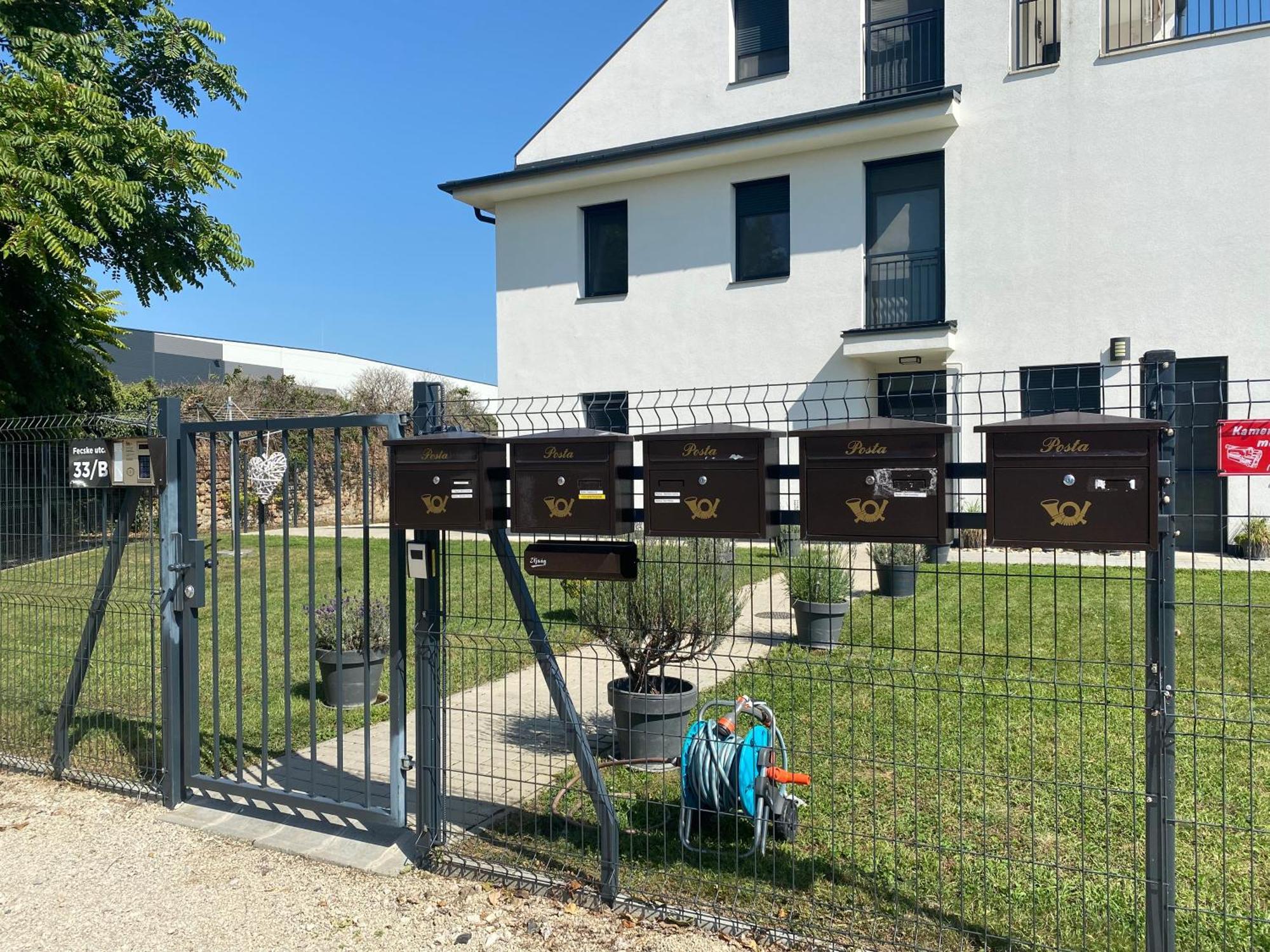 Nest2 Apartments Keszthely Buitenkant foto